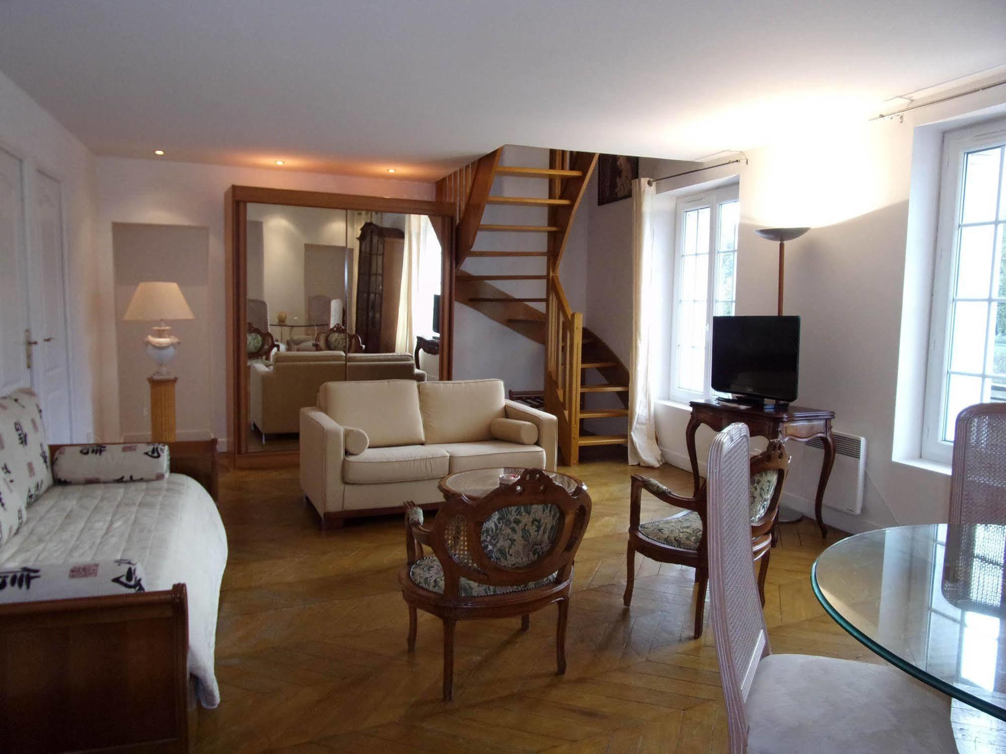 Top' Appart Hotel Pont-Sainte-Maxence Exterior photo