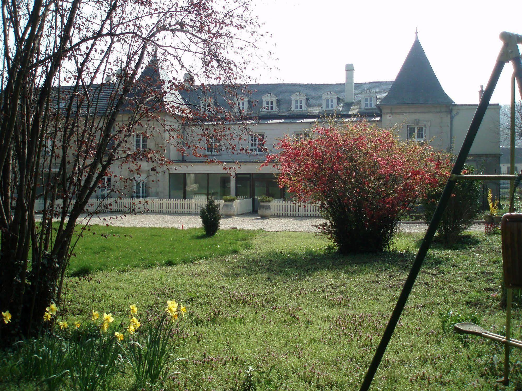 Top' Appart Hotel Pont-Sainte-Maxence Exterior photo