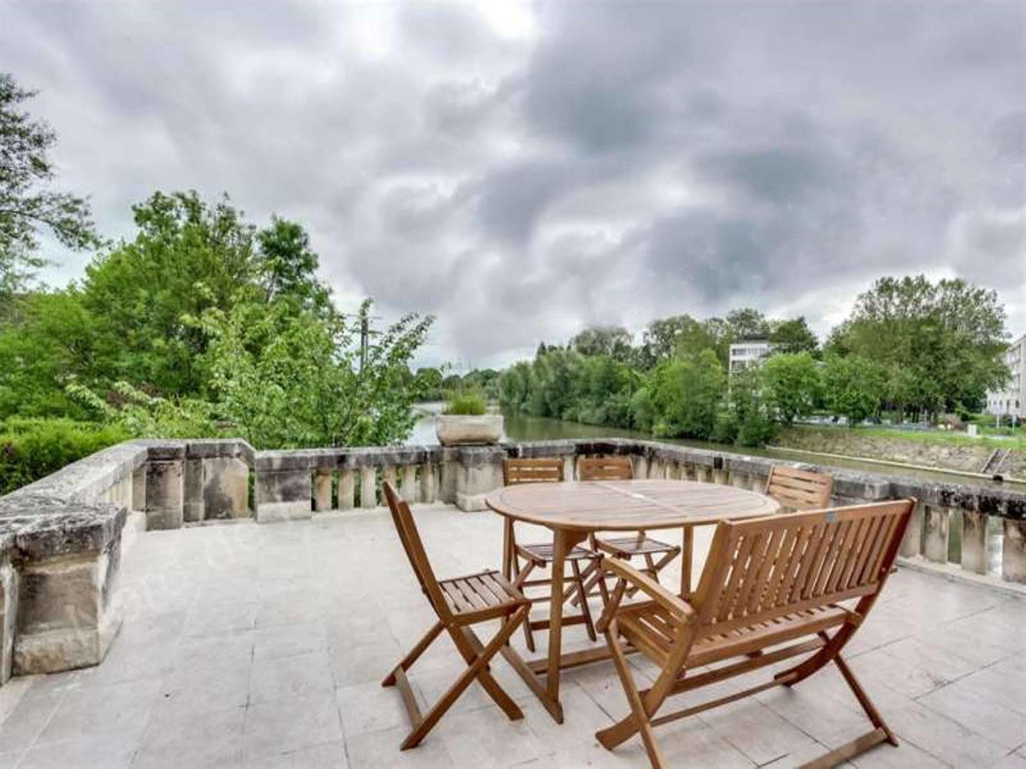 Top' Appart Hotel Pont-Sainte-Maxence Exterior photo